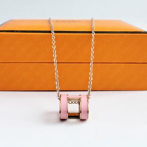 Collares pendientes de lujo clásicos de diseñador para mujer, collar con letras de oro rosa 316L, joyería de diseño de lujo, hipoalergénico y resistente al color