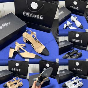 Diseñador Sandalias clásicas Zapatos de vestir de boda para mujer de alta calidad Verano Tacones gruesos gruesos Moda Cabeza redonda Diapositivas Plataforma de cuero Bombas profesional AAA