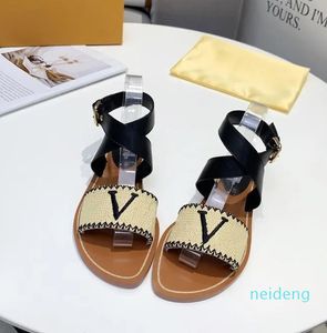 Designer - Klassieke damessandalen Slippers Geborduurd leer Gras Platte rubberen sandaal Slippers Romeinse schoenen 2024