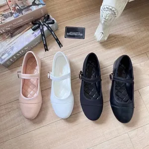 Designer en tissu ballet chaussures plates sangle modes de sandale pour femmes chaussures robes plates chaussures de bureau de luxe à moitié pantoufles