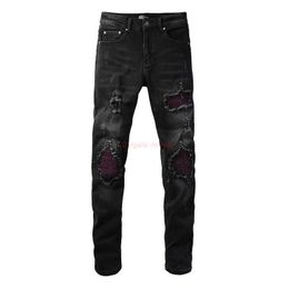 Vêtements de créateurs Amires Jeans Denim Pantalons Amies 1302 High Street Trendy Perforé Violet Rouge Polaire Patch Jeans avec Noir Élastique Slim Fit Pieds Pantalon pour Hommes Distr