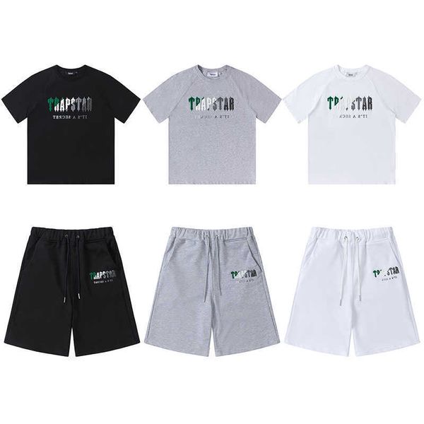 Vêtements de créateurs Mode Survêtement Tees T-shirt Été Nouveau Trapstar Lettre Vert Blanc Gris Graduel Changement de Couleur Serviette Broderie Ensemble Décontracté pour Hommes Femmes Couple