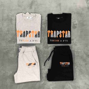 Vêtements de créateurs T-shirts Tsihrts Chemises Rap Marque de mode Trapstar Serviette colorée Brodée Short à manches courtes Casual Youth Set Rock Hip Hop Cotton Street