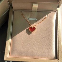 Diseñador trébol collares 925 plata pequeño corazón rojo collar mujer 18K amor ágata clavícula cadena color rosa regalo FJ5U