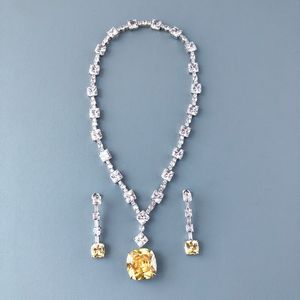 Colección de diseñador Cena Fiesta Collar de cadena Pendientes de botón Mujer Dama Incrustaciones Amarillo Blanco Verde Azul Cuadrado Circón cúbico Diamante Conjuntos de joyería de gama alta