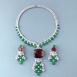 Designer Collection Party Choker Ketting Stud Oorringen Women Lady Tassels Inlay Zirkon Diamant Synthetische Ruby Big Pendant Green Beads Keten Sieraden Sets