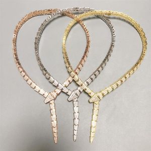 Colección de diseñador Estilo Cena Fiesta Gargantilla Cuello Collar Configuración Completo Chapado en Diamante Color Oro Serpiente Serpiente Serpiente Wi245P