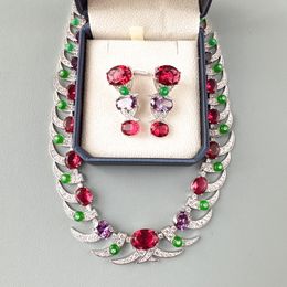 Colección de diseñador Estilo Pendientes de lujo Collar Mujer Dama Incrustación Rojo Púrpura Circón cúbico Diamante Imitación Rubí Chapado en oro Cuentas verdes Cadena Conjuntos de joyas