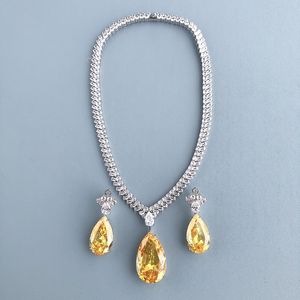 Designer Collection Style Collier Boucles d'oreilles Femme Lady Inlay Blanc Jaune Goutte Forme Poire Cubic Zircon Diamant Pendentif Bijoux Haut de Gamme