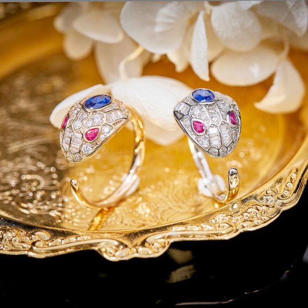 Designer Collection Style Bague Femme Lady Pavé Plein Diamant Bleu Gemme Plaqué Or Couleur Yeux Rouges Serpent Serpent Anneaux Ouverts