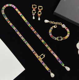 Designer coloré plein diamant pendentif collier bracelet boucles d'oreilles style hip hop chaîne pour les femmes amoureux cadeau de haute qualité bijoux de mariage cadeau