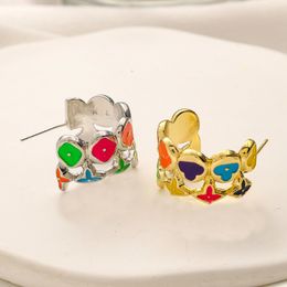 Diseñador Colorido Wmens Pendientes de esmalte Charm Marca Carta Chapado en oro Regalo Pendientes colgantes Aleación Sin desvanecimiento Joyería de alta calidad Pendientes de estilo de lujo