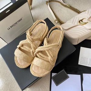 Designer Cord Rope Sandalen Dames Sandaal Platform Slippers Dames Fluwelen Slipper Klassieke Kristallen Sandaal Strand Stro Sandaal Haak Lus Schoen