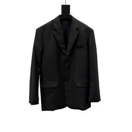 Diseñador Versión correcta del traje minimalista negro de tendencia informal 24FW de la familia B para hombres y mujeres 0C8M