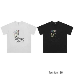Version correcte de Lo Yiwei 2024 T-shirts à manches courtes décontractés pour hommes et femmes brodés en couleur VOJ3