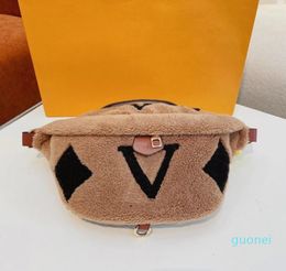 Bolsos de diseñador-cosméticos Estuches Riñonera de invierno Riñonera de diseñador para mujer Hombre Moda Lana de cordero Crossbody Bolsos de hombro Fluffy Bumbag Fannypack Monedero