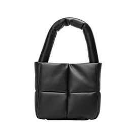 Mini sac en coton design Automne et hiver nouveau sac en duvet de niche à quatre grilles en cuir de vachette souple rempli de grille de diamant sac à main en coton sac sous les bras pour femmes à la mode noir