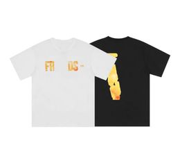 Designer Couples T-shirts FRIENDS Limited Summer Burning Yellow Flame Short Sleeve Brand Loose Print Big V T-shirt pour hommes et femmes Tees Couples Top Clothing Pullover