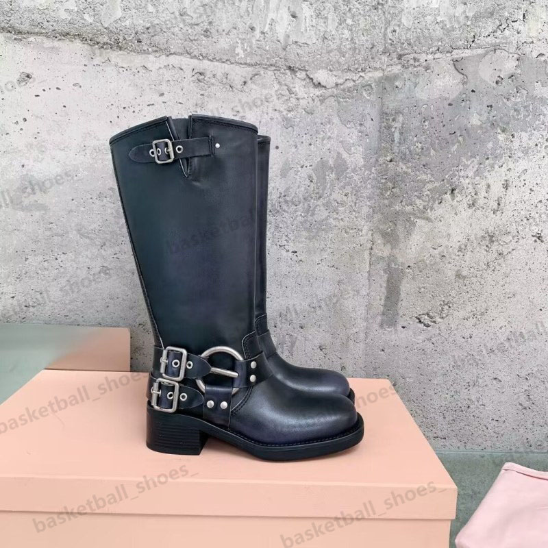 2023 Femmes Boots Y2k Style Brown Le cuir chaussures Boot Cowgirl Boots Round Toe Talage Chunky Martin Moto Moto Bukle Biker Harness Bootes