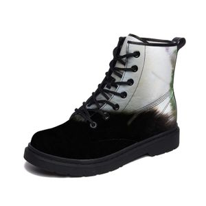 Designer Boots personnalisés hommes Chaussures femmes Triple Black Blanc Flat Mens Trainers Sports Flat Outdoors Sneakers Gai Taille 40