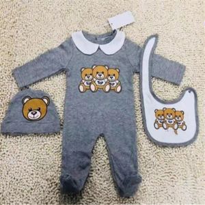 Diseñador lindo conjunto de ropa para bebés recién nacidos, mono para bebés, mono con estampado de oso, mameluco para niña, mono, baberos, gorro, conjunto de trajes de 0 a 18 meses CSG2402028-6