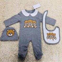 Designer schattige pasgeboren kleding baby jongens printen beer romper baby meisje jumpsuit +slabbetjes +cap outfits ingesteld 0-18 maand