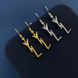 Pendientes colgantes de diseñador Candelabro Mujer Pendientes con letras Diamante de imitación de oro Jewlery Y Ladies Charm Stud Earring Luxury Hoop Earing 236302C