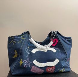 Diseñador Denim Totes Impresión Elegante Cadena Bolsa de compras Monederos y bolsos de gran capacidad Tote de playa para viajes Moda Chica Regalos 2529