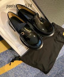 Diseñador Dermis Channel Loafer Zapatos de mujer Pintura mate Cuero Calidad superior Clásico Cristal Primavera Mujer Piso Medio Moda 100% Trabajo de cuero Oficina Noche