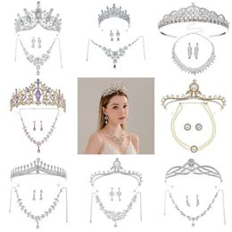 Designer Design Luxury Crystal Headwar Crown Three Pally Set Bride Wedding Accessories Necklace oorbellen Crown sieraden Princess Haaraccessoires
