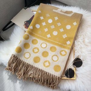 Diseñadores Diseñadores Mujeres Cashmere Seda Bufanda Carta completa Bufandas impresas Soft Touch Warm Wraps Etiquetas Otoño Invierno Mantones largos con caja Sochancing