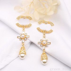 Pendientes de perlas de diamante de diseñador Marca C Letra Chapado en oro Pendiente Joyería de mujer Regalo de fiesta de boda