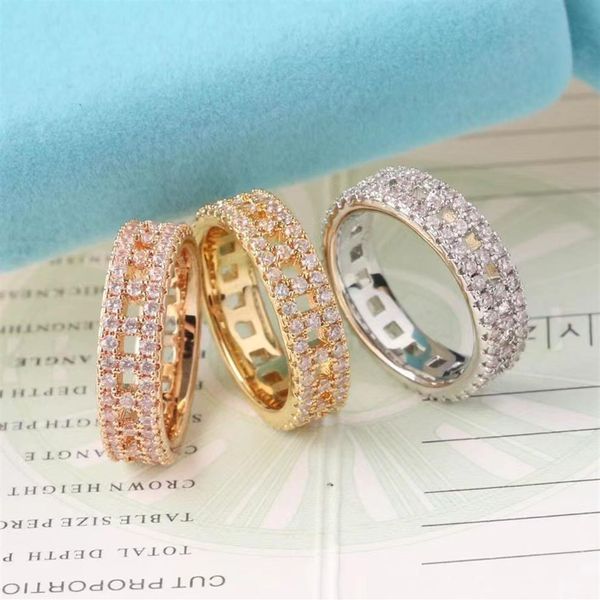 Designer Bague en diamant Bagues en argent de femmes homme forme bijoux de mode bijoux polyvalents cadeau de mariage amoureux anniversaire joli cadeau296W