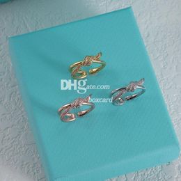 Anillos de diamantes de diseño Anillos de diamantes de imitación brillantes para amantes 3 colores Anillos chapados en oro elegantes con caja Regalo de boda de compromiso