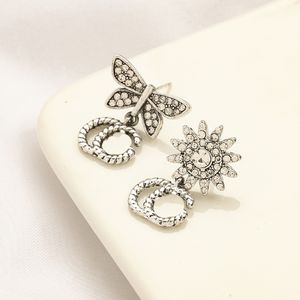 Designer Diamond Stud 2023 Nouveau style Boucle d'oreille papillon Spring Party Cadeaux de famille Boucles d'oreilles Premium Femmes Bijoux En gros ZG1853