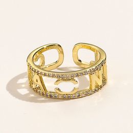 Designer Diamond Titanium Sier Love Ring Mannen en Vrouwen Ringen Paar Sieraden Kerstcadeaus