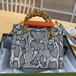 Designer Diana Bamboe Handvat Tote Tas Italië Merk Dames Serpentine Lederen Botes Handtassen Dame Denim Print Lagre Winkelen Schouder Handtas Luxurys Designers Tassen