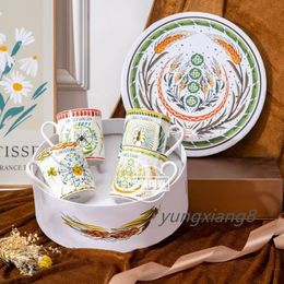 Diseñador Plato de comedor Europeo creativo de primavera Temprano de la primavera de porcelana Copa de agua Copa de agua Juego de placas de regalos Copa de café personalizada