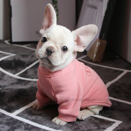 Designer Dog Clothing Merk Hondenkleding Geborduurde letter Patroon Hondentrui Turtleneck Puppy Sweatshirt Pet Winter Doe pullover Jumper voor kleine honden A527