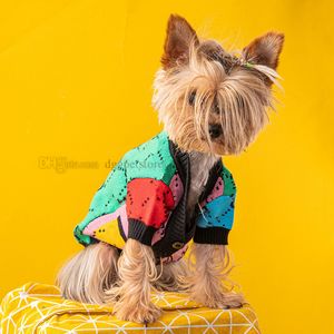 Designer hondenkleding Merk hondenkleding Zachte verdikking Hondensweaters met klassiek letterpatroon Hondentrui Truien Gebreide warme huisdierenjas voor herfst / winter A811
