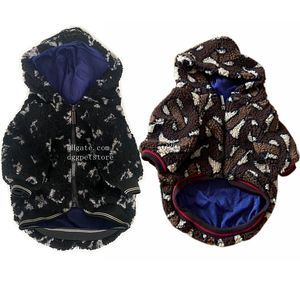 Ropa para perros de diseñador Ropa para perros de marca Sudadera con capucha para perros calientes para cachorros Clima frío Abrigo de invierno para mascotas de lana suave con letras clásicas Suéter Bulldog francés 4XL A472