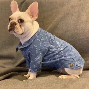 Veste de chien de chien de créateur Jacket de chiens de luxe avec lettres classiques Old Flower Match Blue Puppy Denim Coat Comfort and Cool Apparel for French Bulldog S A755