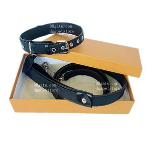 Colliers de chien de créateur en laisse Collier de chien de marque avec un collier de cuir de luxe classique de vieux motif de luxe qui est élégant, doux et confortable collier de compagnie noire 200