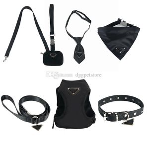 Designer Dog Harnesses Laisses Set Soft Air Mesh Harnais pour animaux de compagnie réglable Bandanas pour animaux de compagnie Colliers de chien en cuir PU pour petits chiens Chat Bouledogue français Noir XXL A123