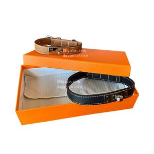 Collares de cuero para perros diseñadores y correa de 4 pies de collar básico ajustable patrón de letras clásicas collar y correa duradera con hebilla de metal para perros pequeños marrón s b161