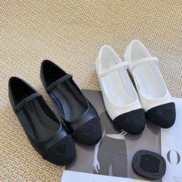 Designer Dress Classic Flats Shoes Cowhide Letter Bow Ballet Shoe Fashion Women Flat Boat Lady Leather Trample Lazy Loafers Stitching Color Spring
