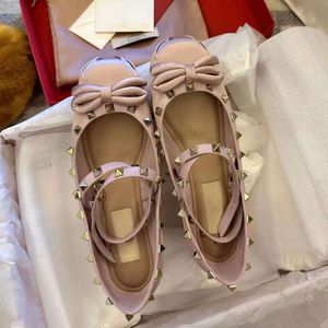 Designer Dress High Version V Family Bow Ballet Shoes voor vrouwen met een vlakke bodemklinknagel enkele schoenen voor Fairy Mary Jane Damesschoenen