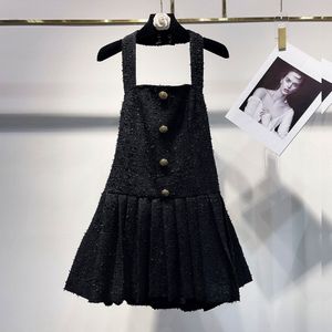Designer jurk nek hangende ophanging dames zomer taille sluiting temperament geplooide korte rok high-end square a-line trend 2024