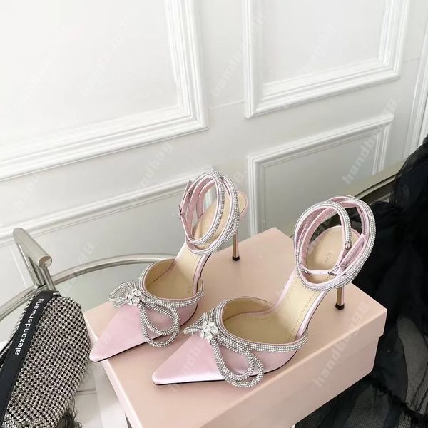 Chaussure habillée de créateur Chaussures de soirée Talons aiguilles Sandales femmes à talons Glitter Satin Bow Pompes Cristal Embelli rose gris taille 35-42
