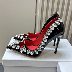 Chaussures habillées de créateurs 11cm Talons strass pointus de luxe pour femmes Vernis Leathe Talon aiguille Pompes de mariage Fête de mode Chaussures de soirée Vert Rouge Argent avec boîte